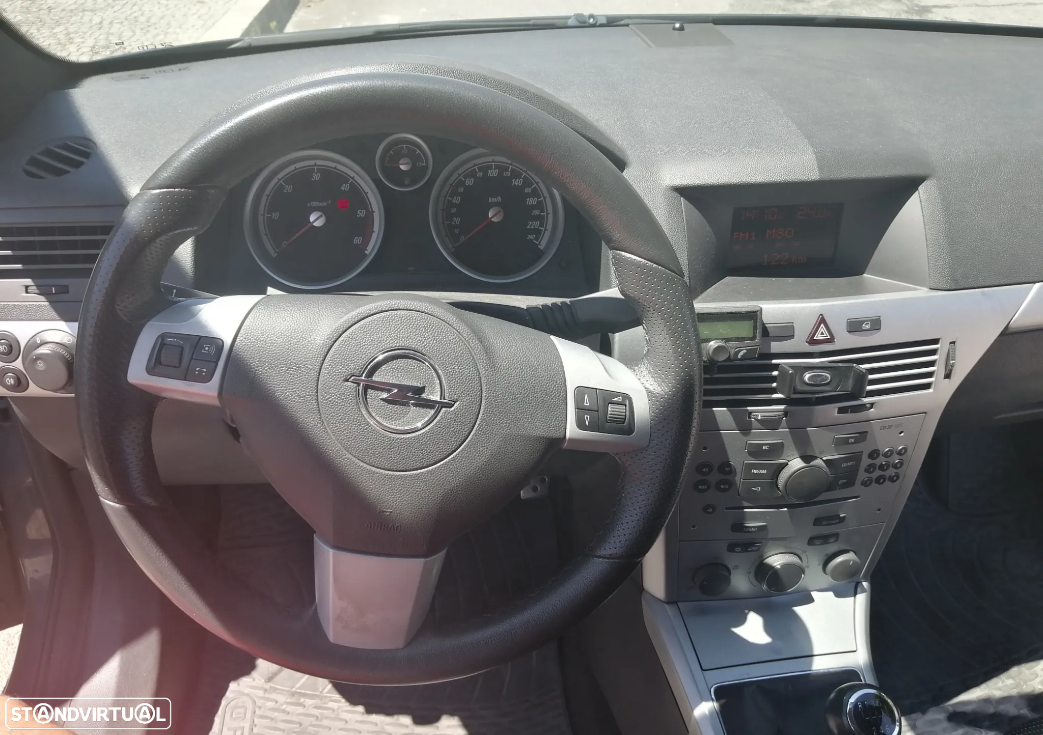 Opel Astra GTC 1.3 CDTi - 11