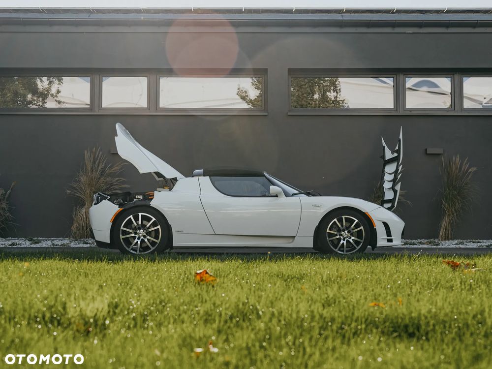 Tesla Roadster - 26