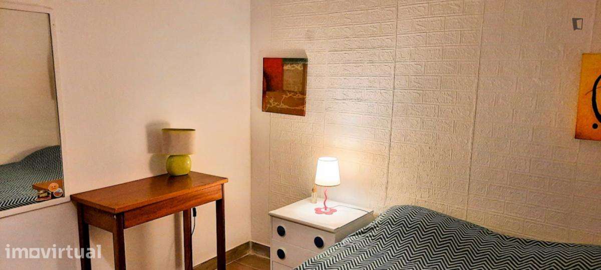 Quarto - localizado em Estrela Lisbon - Grande imagem: 4/9