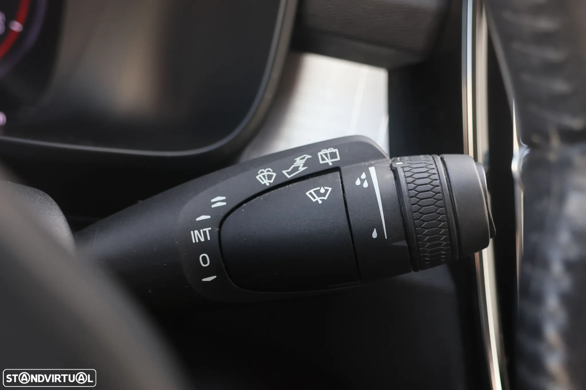 Volvo XC 40 2.0 D3 Momentum Geartronic - 25
