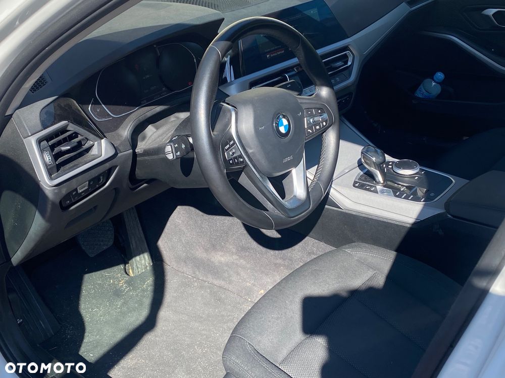 BMW Seria 3 318i Advantage - 2