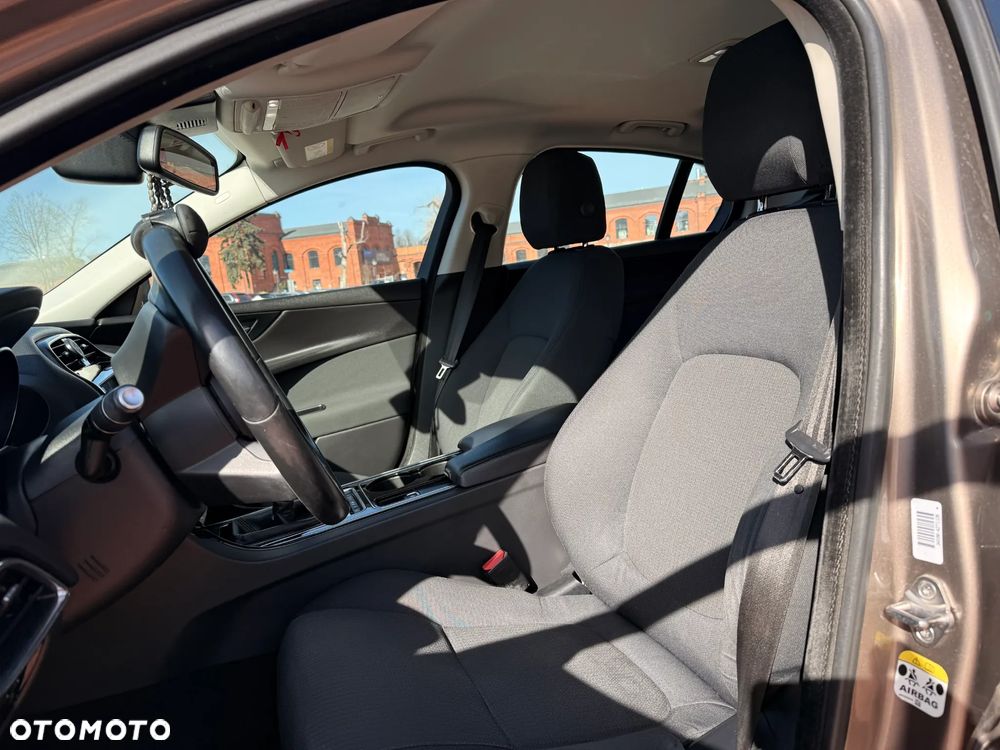 Jaguar XE 2.0 D Pure - 20