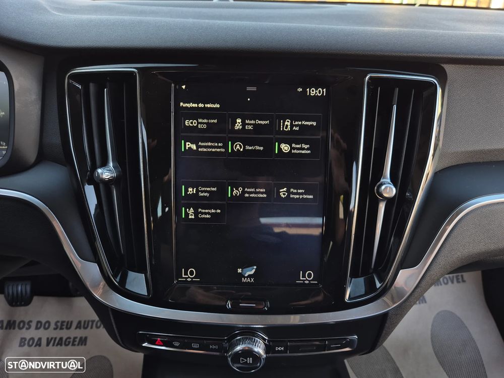 Volvo V60 2.0 D3 Momentum Plus - 34