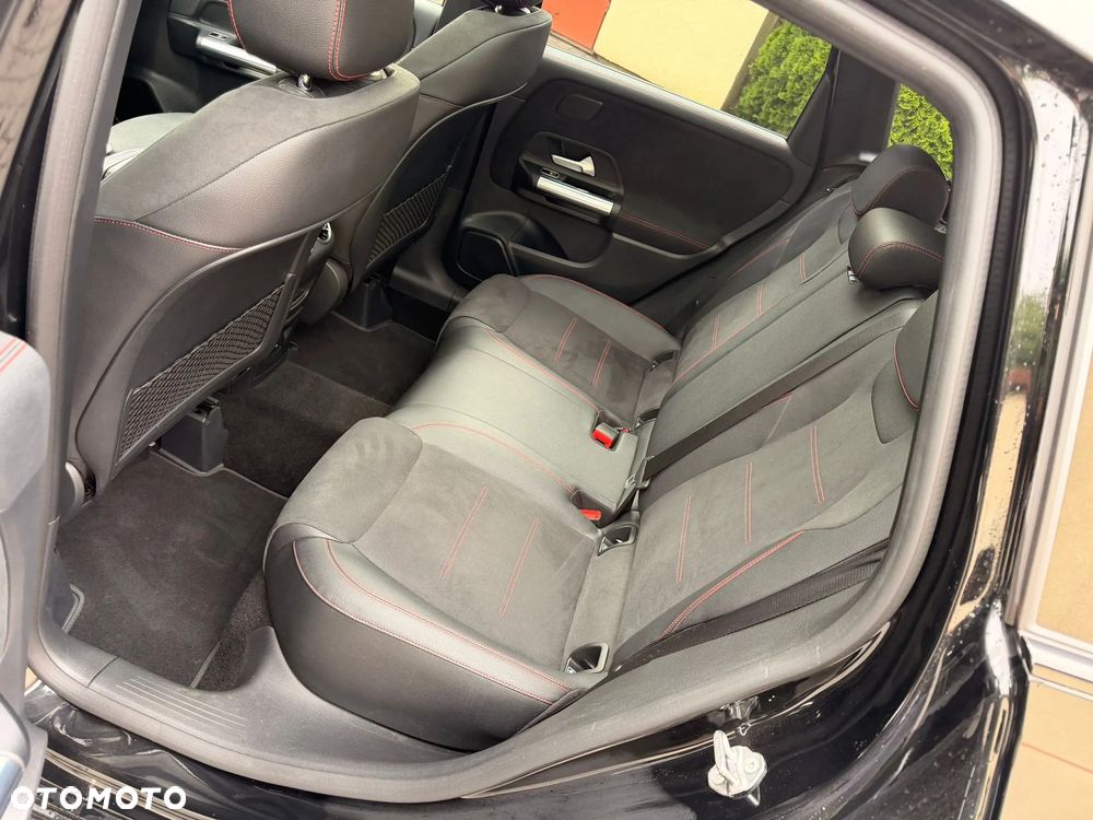 Mercedes-Benz Klasa B 250 4-Matic AMG Line 7G-DCT - 18