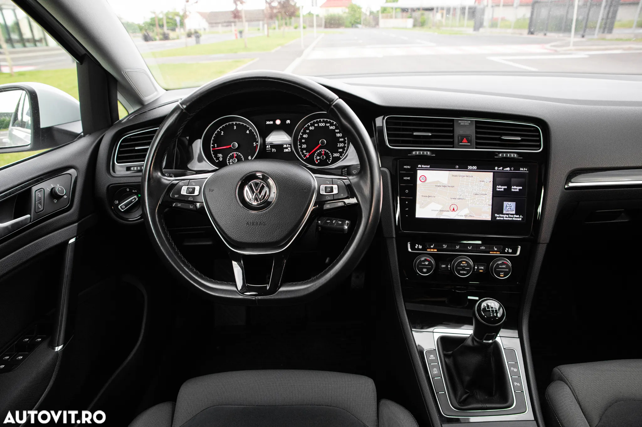 Volkswagen Golf 2.0 TDI Highline - 18