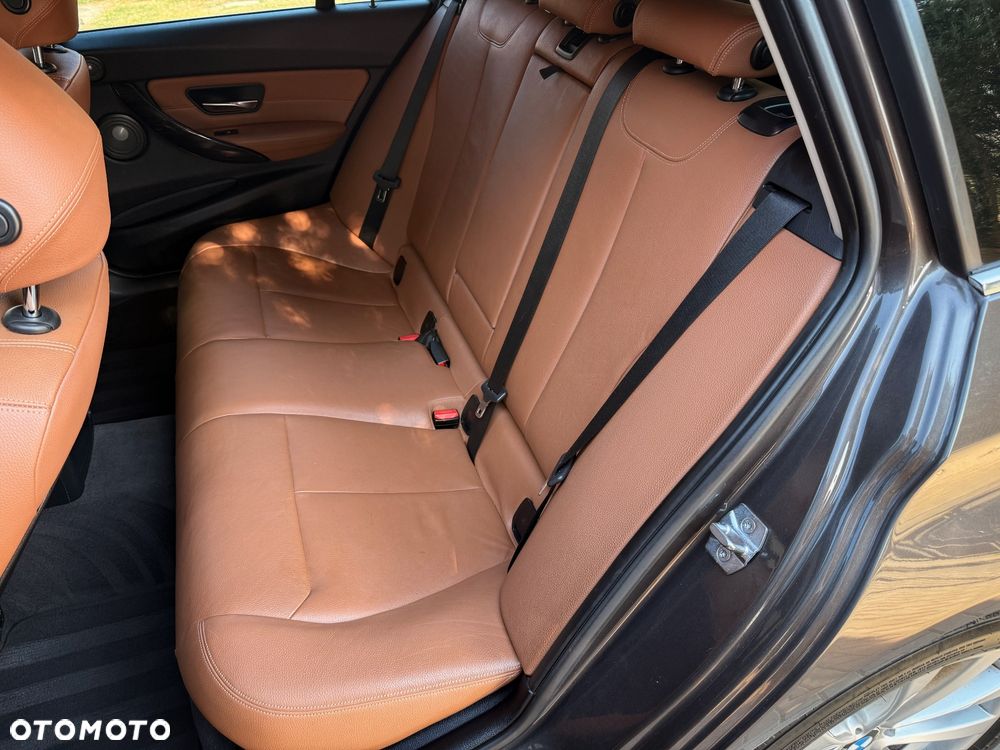 BMW Seria 3 320d Efficient Dynamics Luxury Line - 16