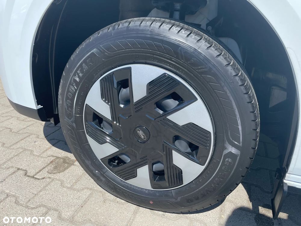 Ford E-Transit Custom Kombi 340 L2H1 Trend M1 - 24