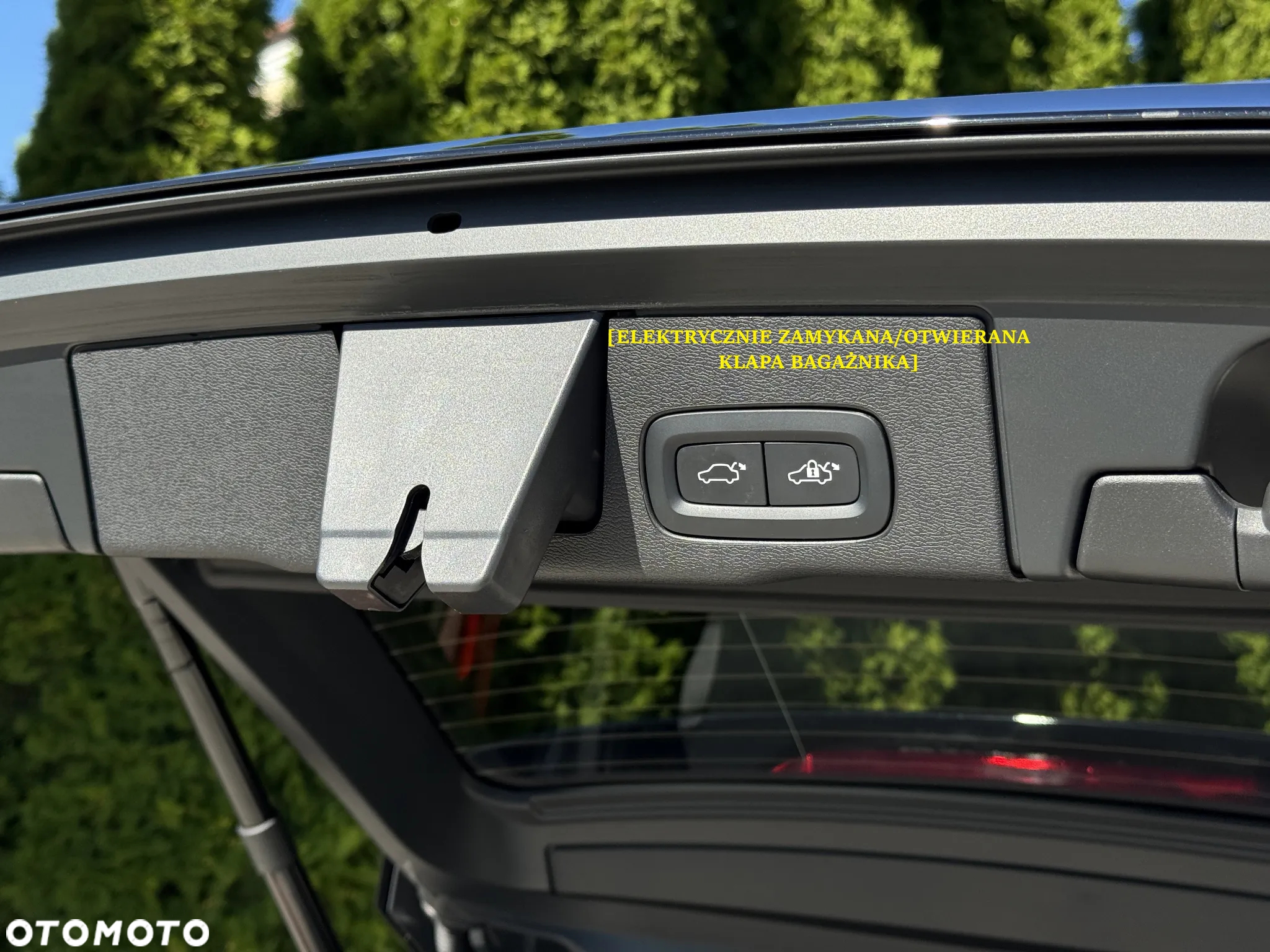 Volvo XC 60 B4 D Plus Dark - 33