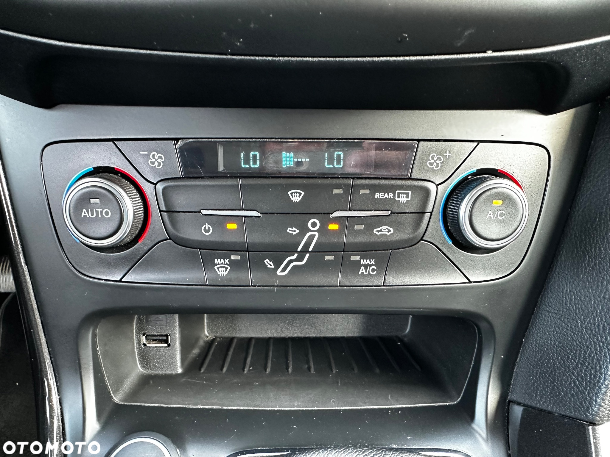 Ford Focus 1.0 EcoBoost Start-Stopp-System Titanium - 30