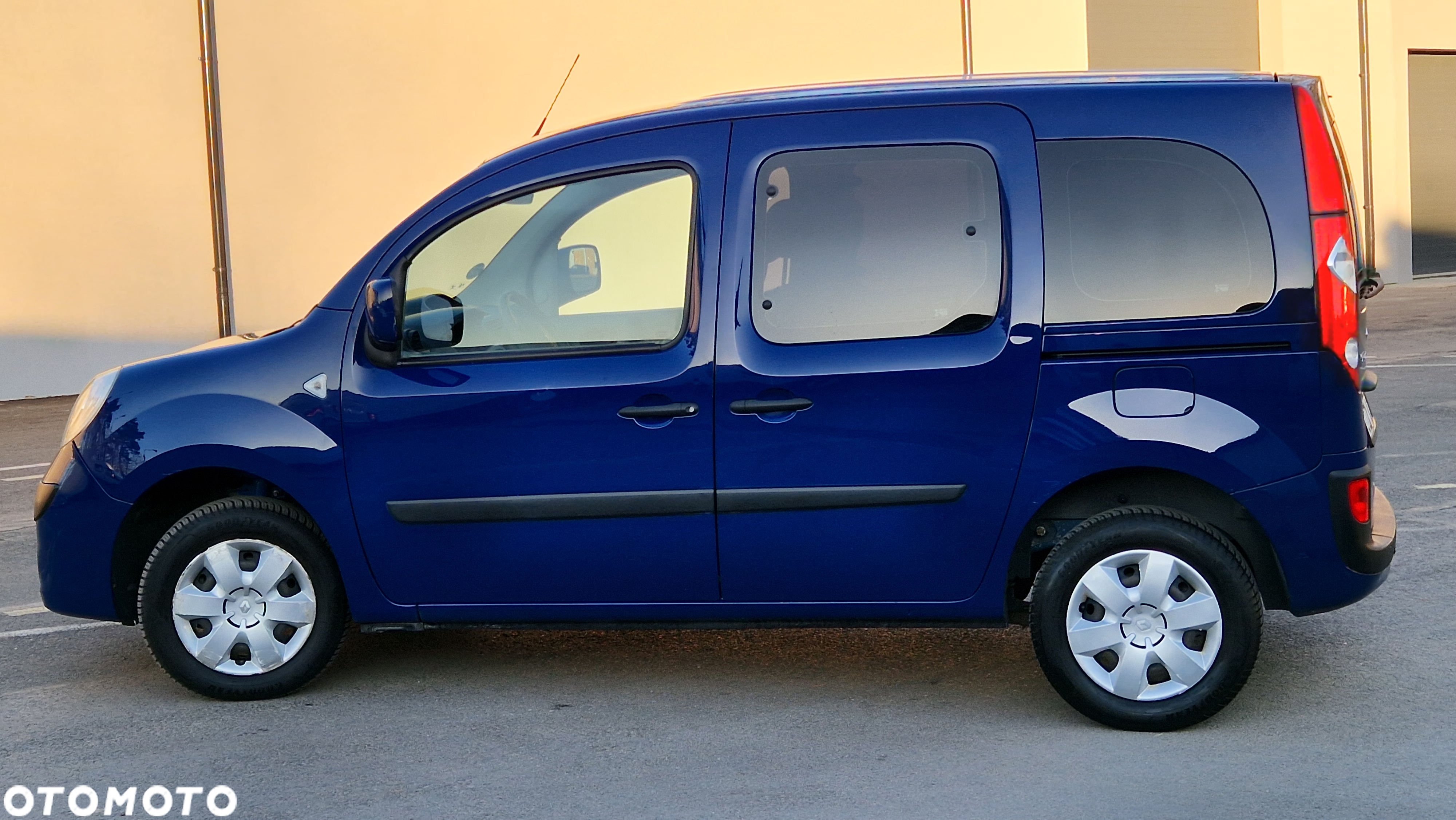 Renault Kangoo 1.6 8V 90 Happy Family - 15