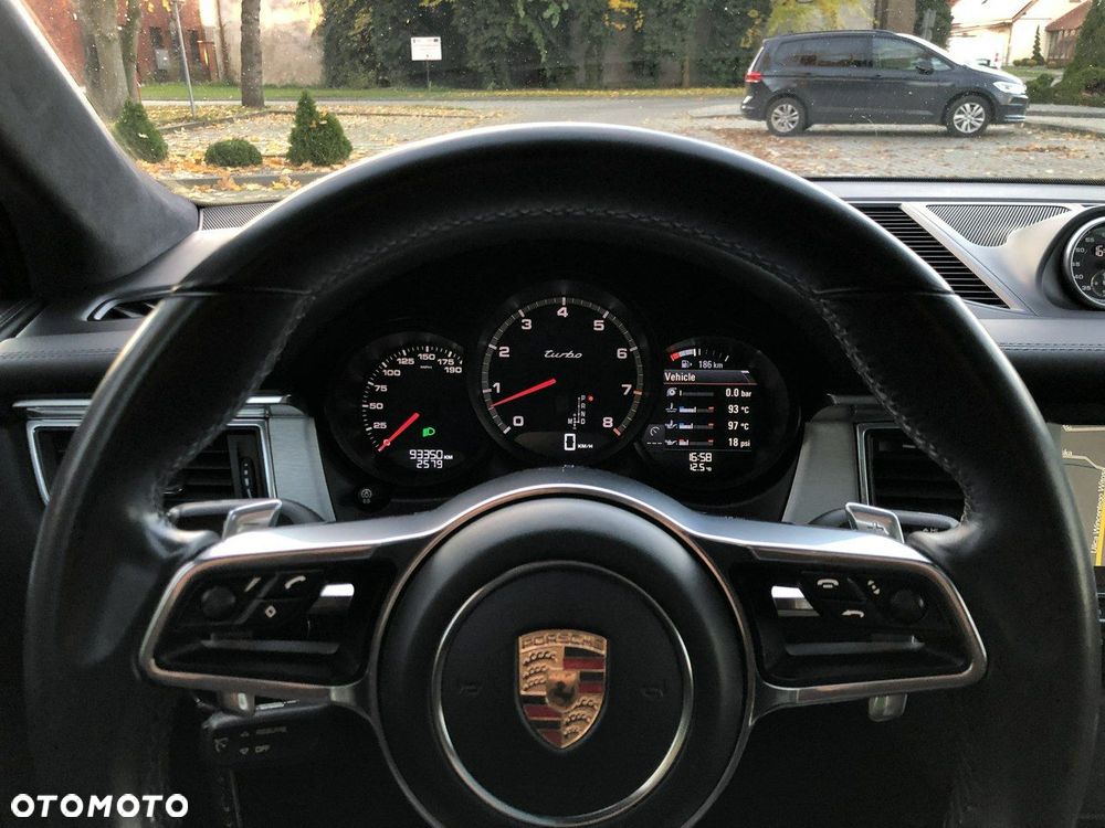 Porsche Macan - 17
