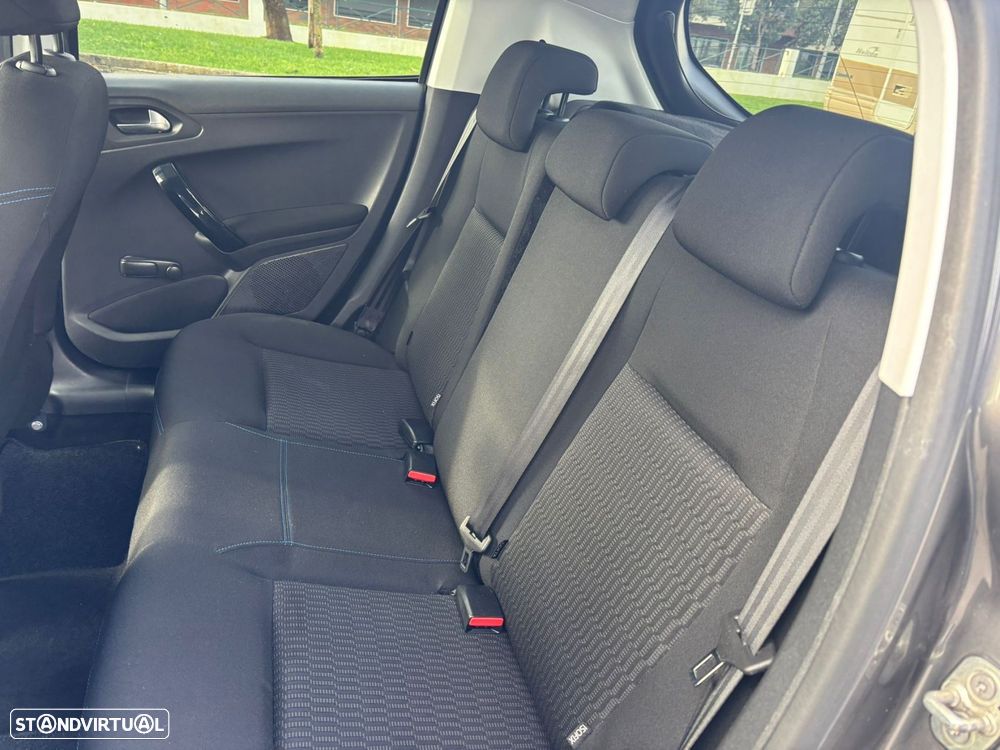 Peugeot 208 1.5 BlueHDi Signature - 45