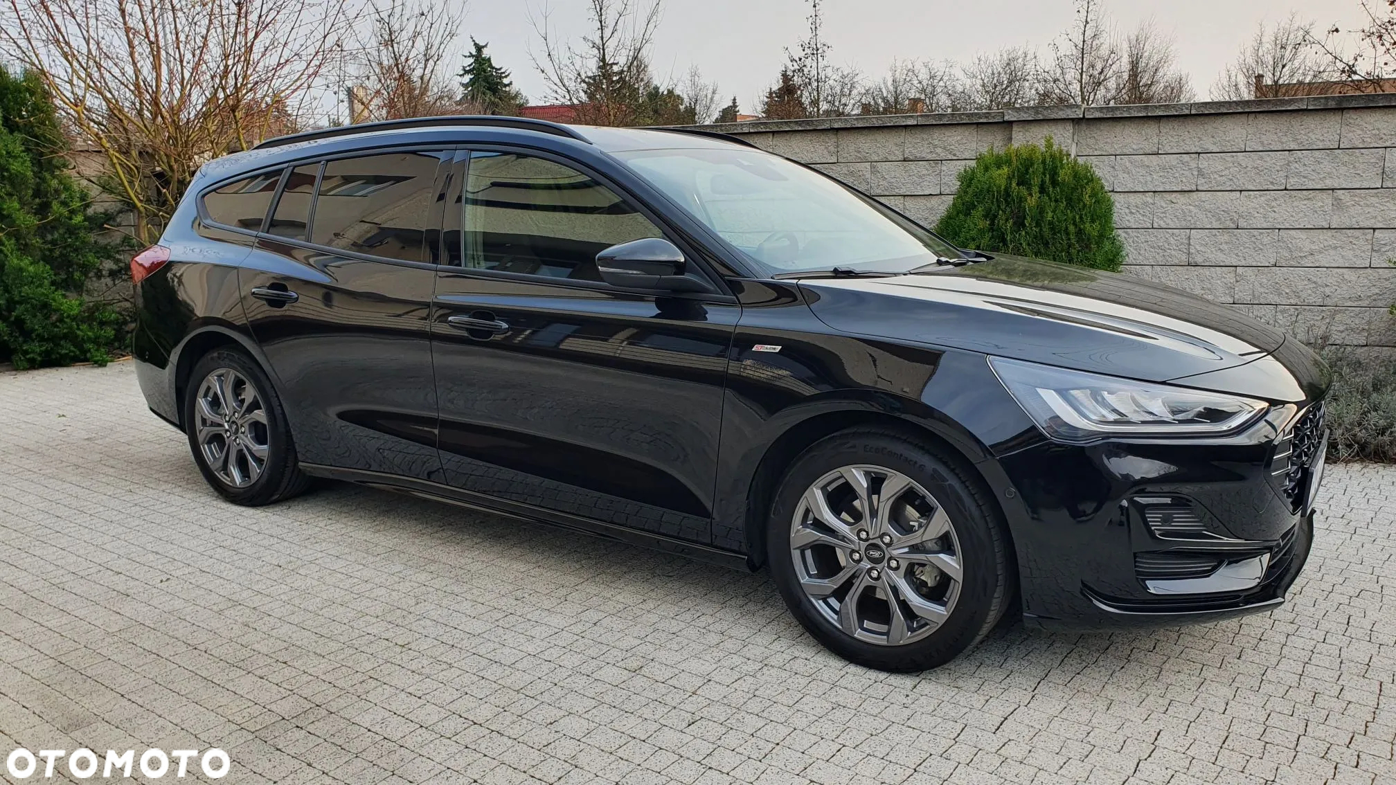 Ford Focus Turnier 1.0 EcoBoost Start-Stopp-System ST-LINE STYLE - 2