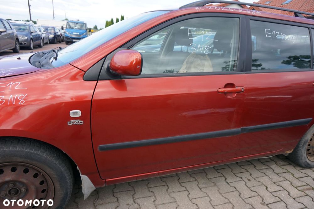 DRZWI PRZEDNIE LEWE COROLLA E12 KOMBI 3N8  CZERWONY TOYOTA 2001-2004 - 4