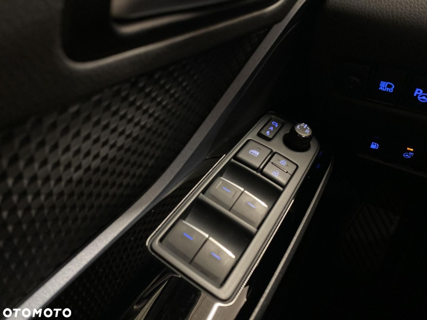 Toyota C-HR - 19
