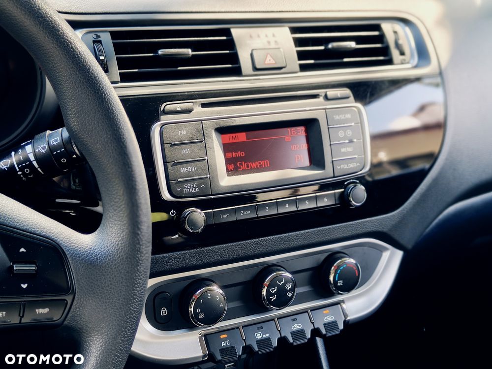 Kia Rio - 28
