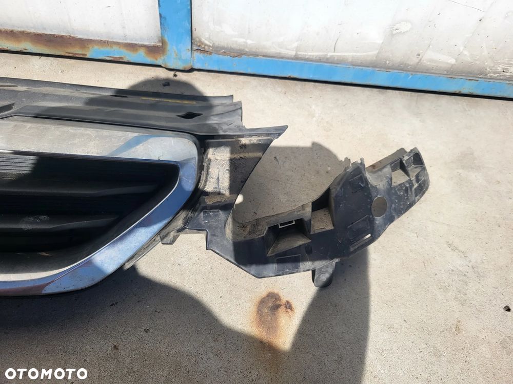 Grill atrapa Peugeot 2008 - 4