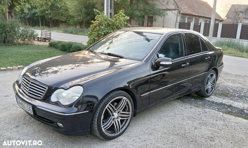 MERCEDES-BENZ Clasa C