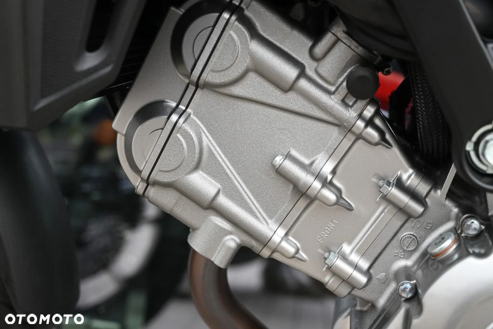 Suzuki DL - 35
