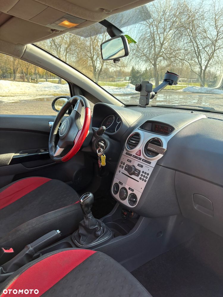 Opel Corsa 1.6T GSI - 10