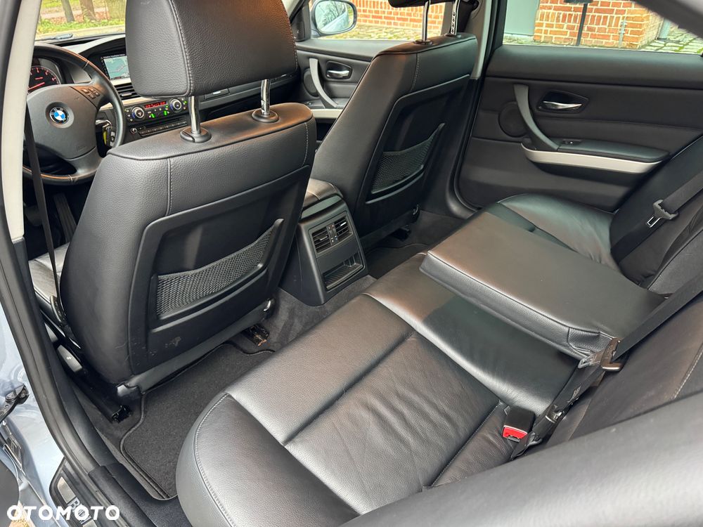 BMW Seria 3 320i Edition Sport - 25