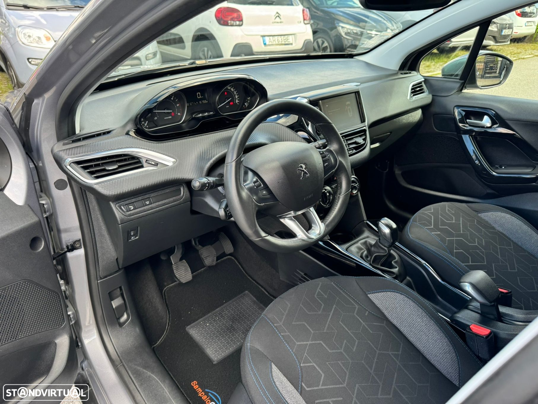 Peugeot 2008 1.5 BlueHDi Signature - 6