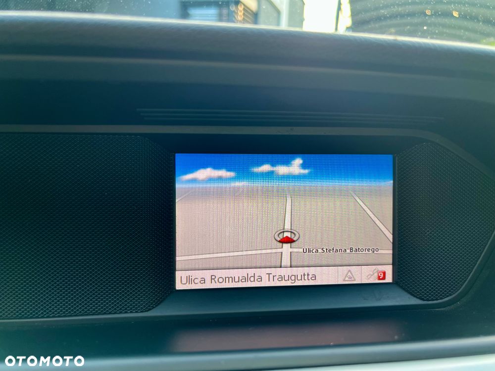 Mercedes-Benz Klasa C 220 CDI BlueEff 4-Matic Avantgarde - 26