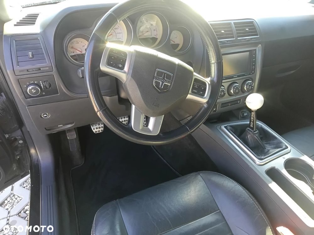 Dodge Challenger - 14