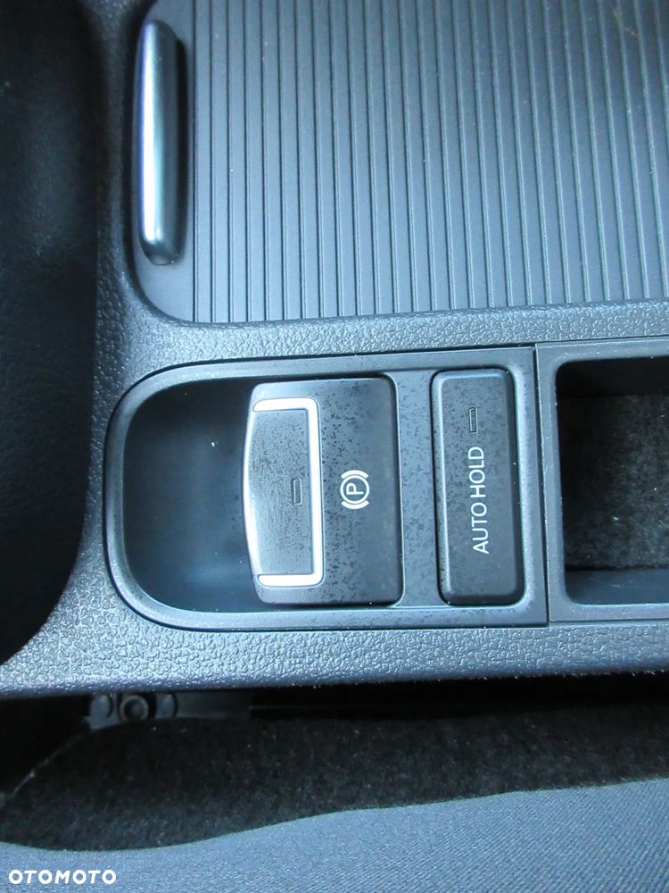Volkswagen Tiguan 2.0 TDI SCR 4MOTION BlueMotion Technology DSG Lounge Sport & Style - 24
