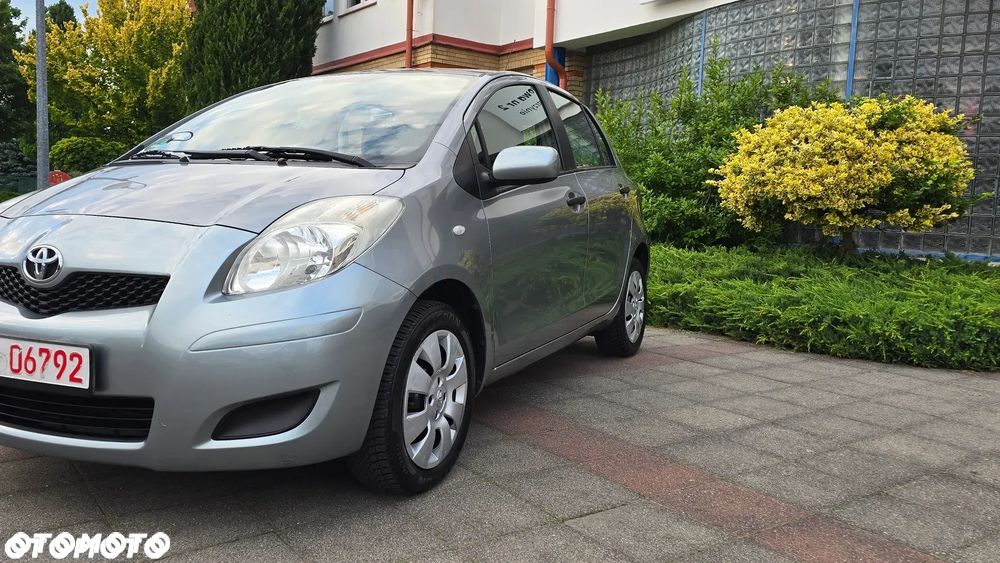 Toyota Yaris - 32