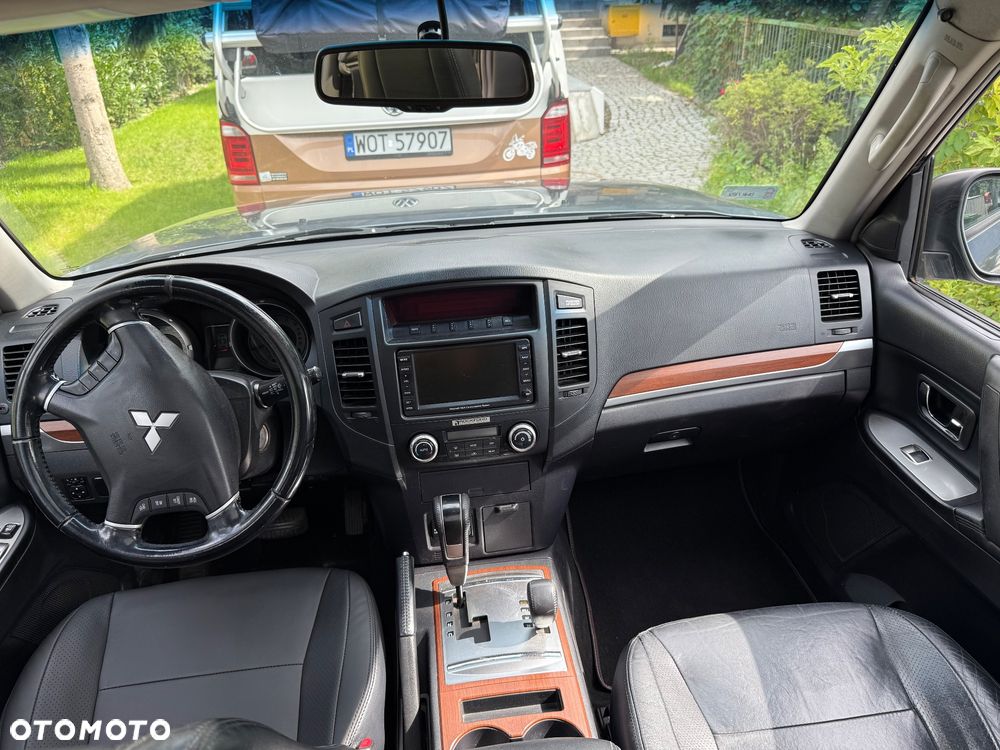 Mitsubishi Pajero - 4