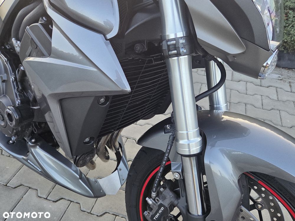 Honda CB - 16