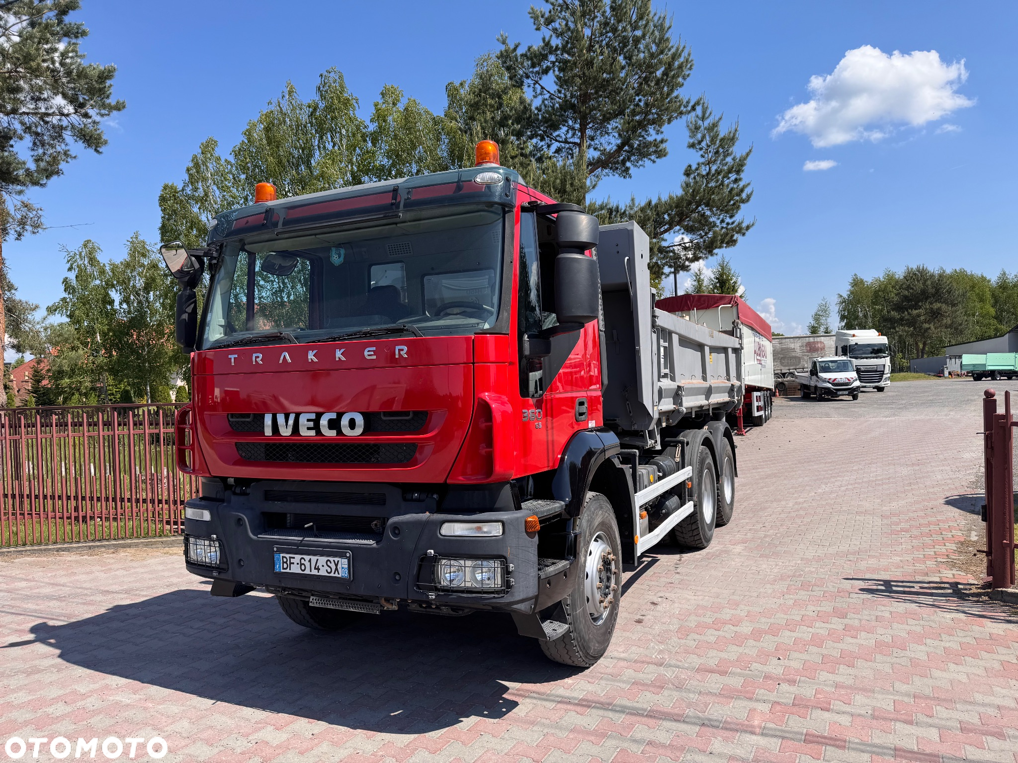 Iveco TRAKKER 360 euro 5 6x4 Only 180 TKM - 2