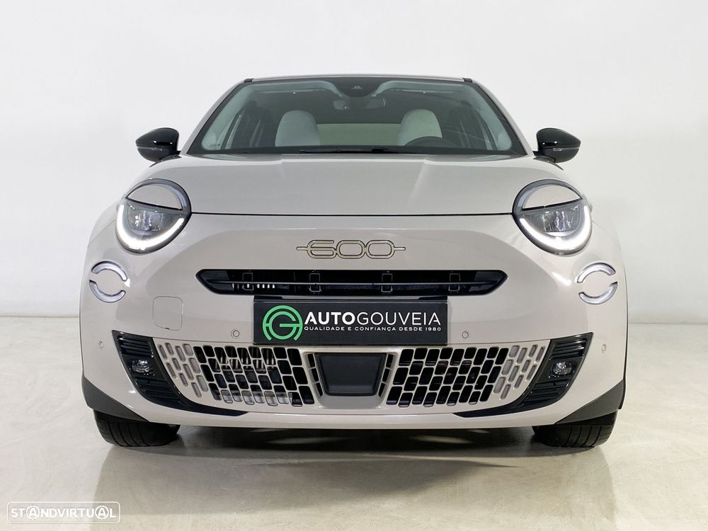 Fiat 600 HYBRID 125 Anos Edition - 2