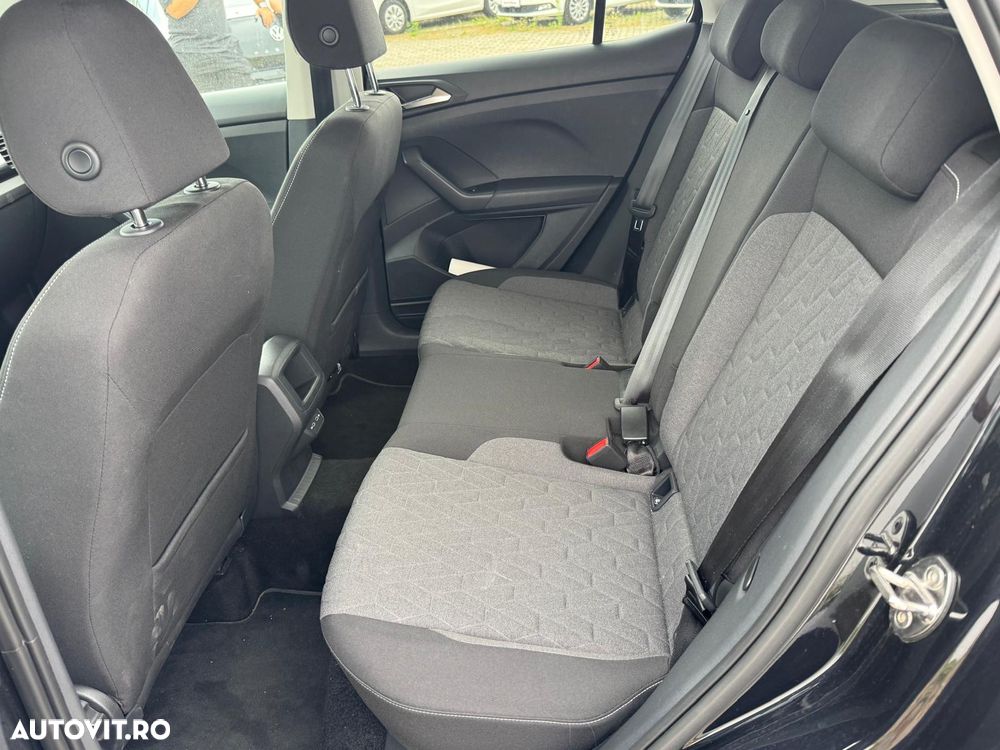 Volkswagen T-Cross - 11