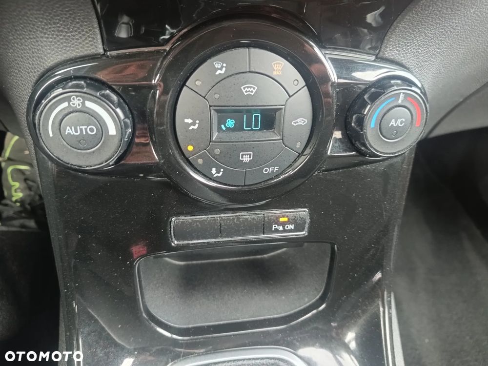 Ford Fiesta 1.25 Titanium EU5 - 33