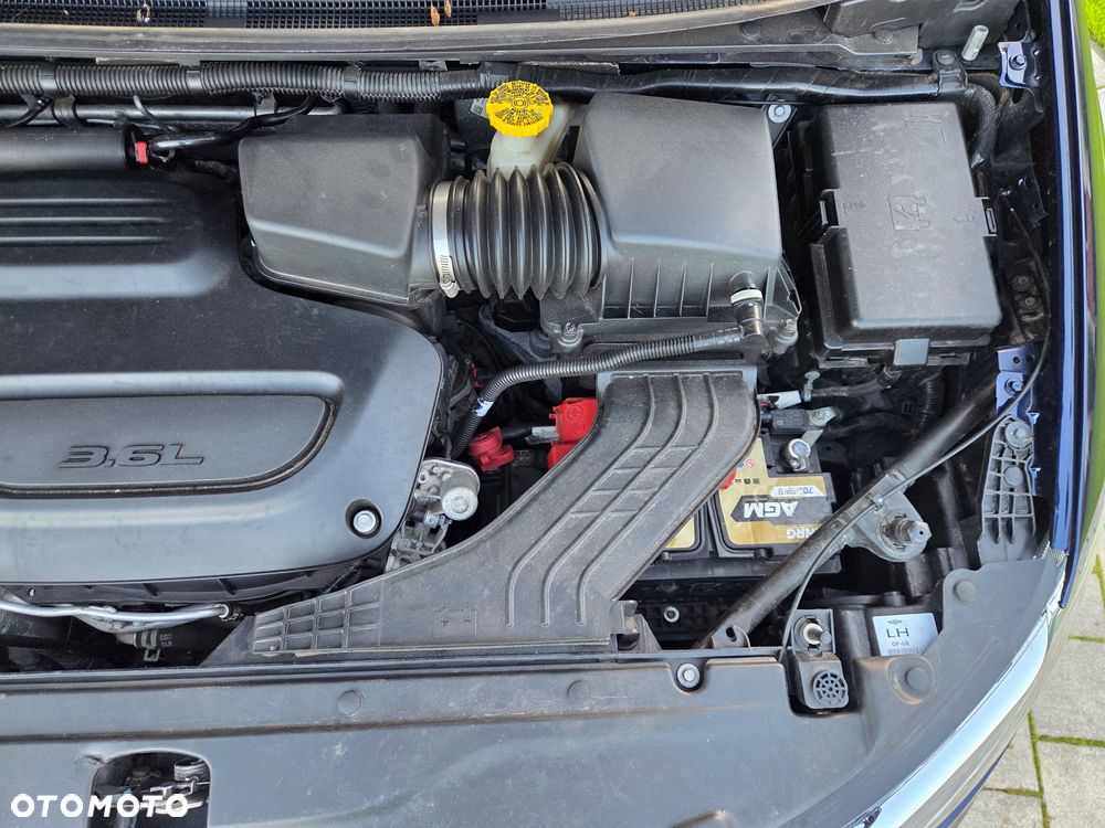 Chrysler Pacifica - 32