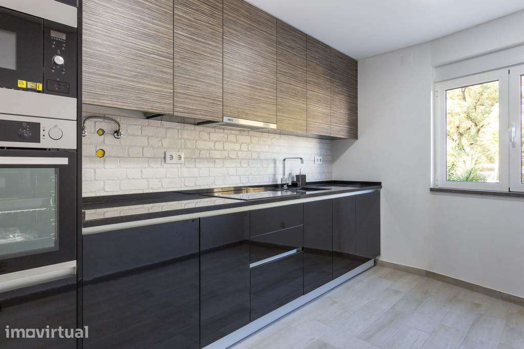 Excelente T2 com suite. Metro Encarnação a 3/4 mnts - Widok 5