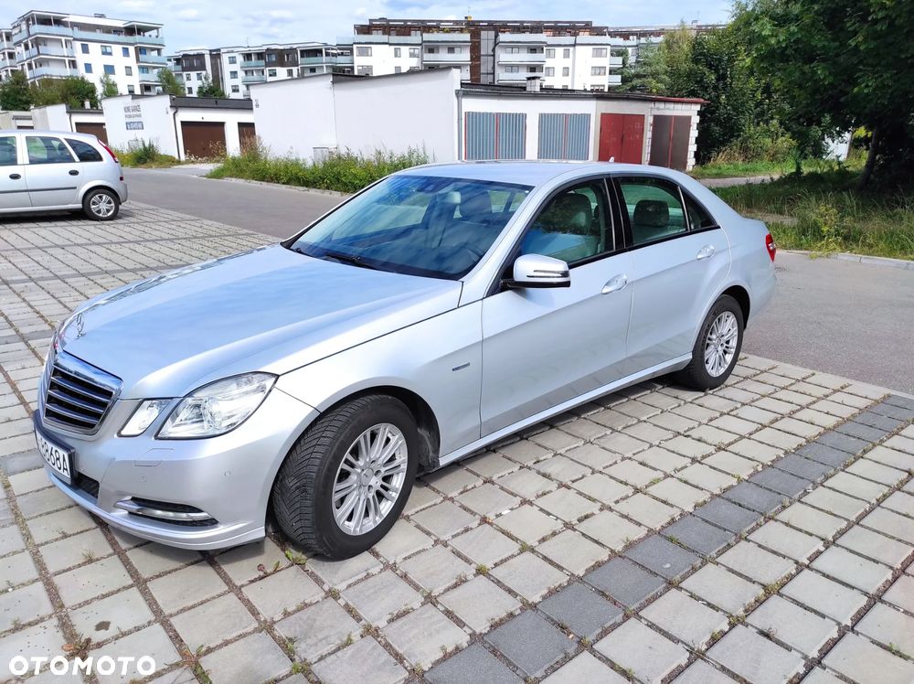 Mercedes-Benz Klasa E 200 BlueEFFICIENCY Elegance - 1