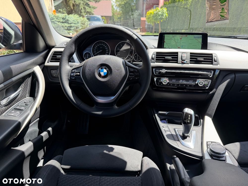 BMW Seria 3 320d Efficient Dynamics Edition Sport Line - 30