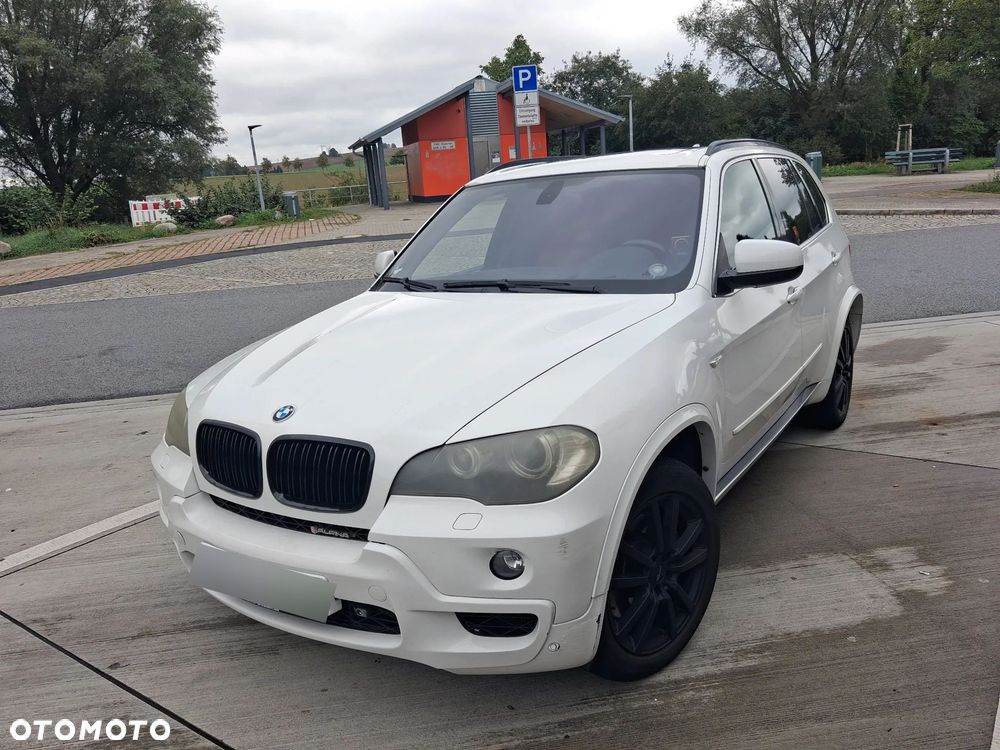 BMW X5 xDrive48i - 1
