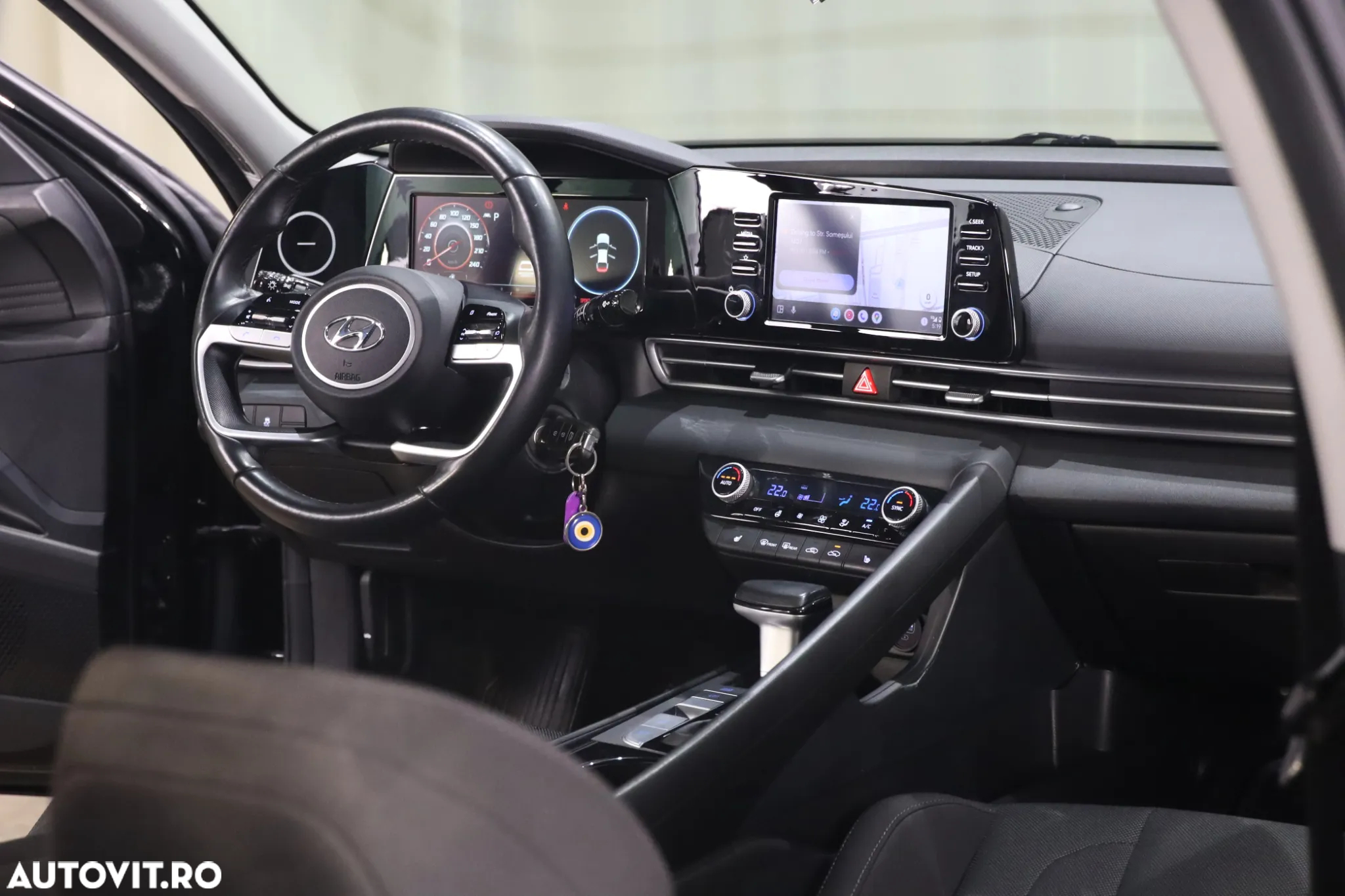 Hyundai Elantra - 17