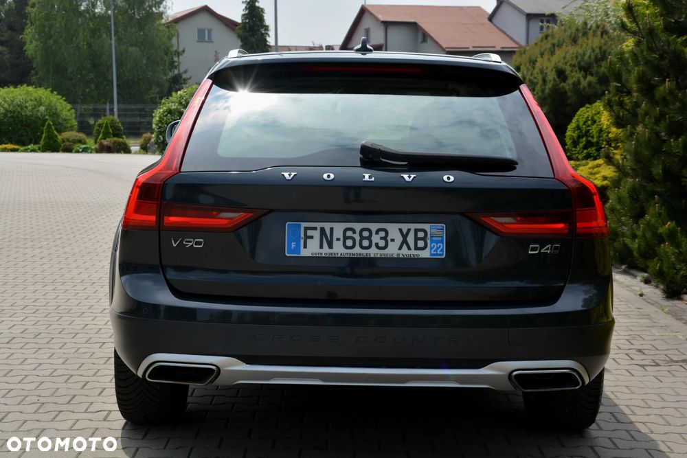 Volvo V90 Cross Country D4 AWD Geartronic Pro - 34