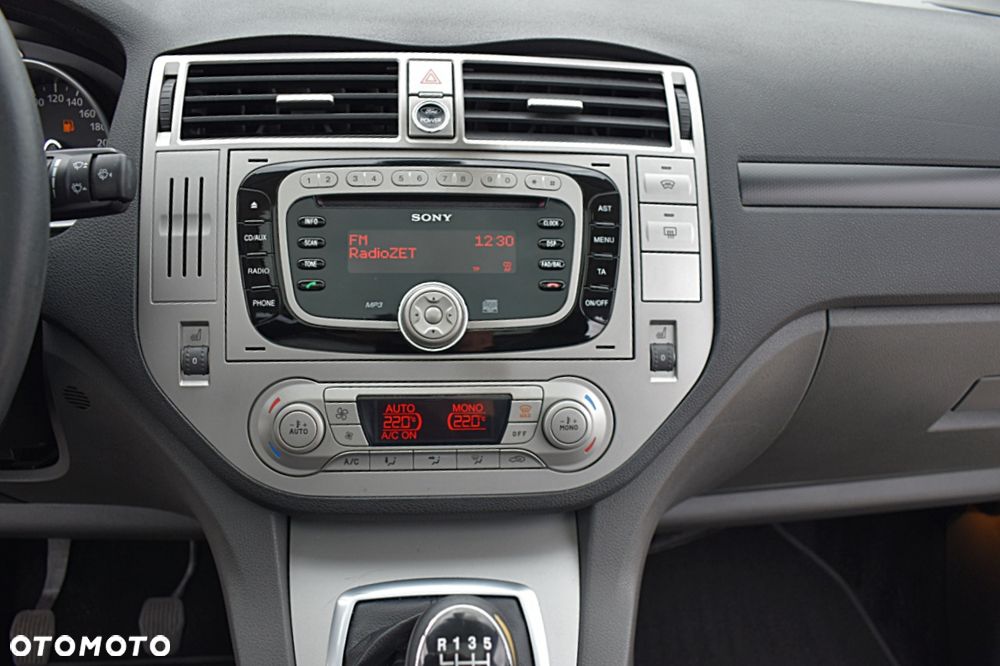 Ford Kuga 2.0 TDCi 2x4 Titanium - 36