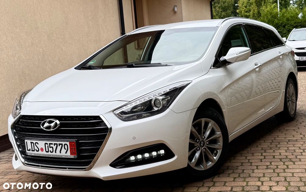 Hyundai i40 Kombi blue 1.6 Trend - 1