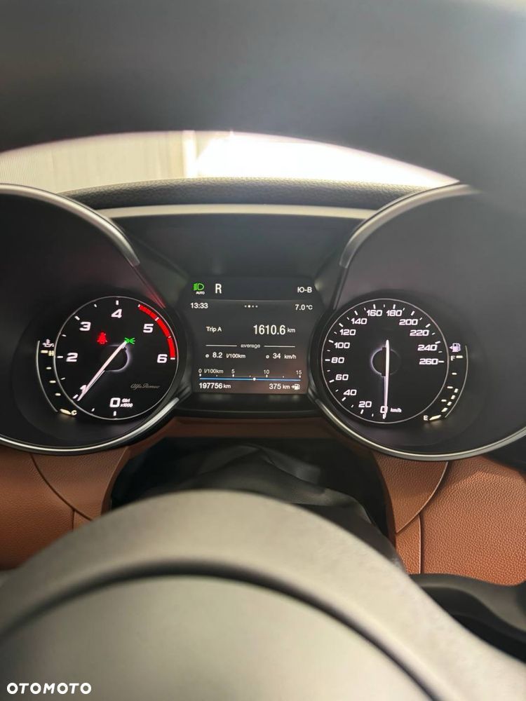Alfa Romeo Giulia - 7