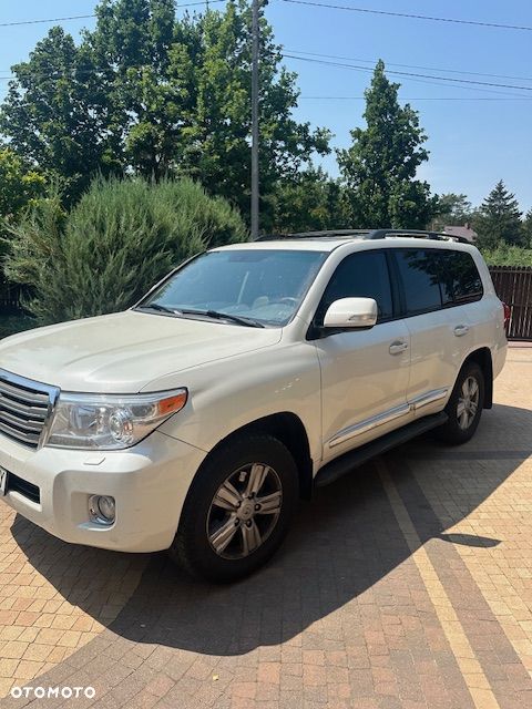 Toyota Land Cruiser - 1