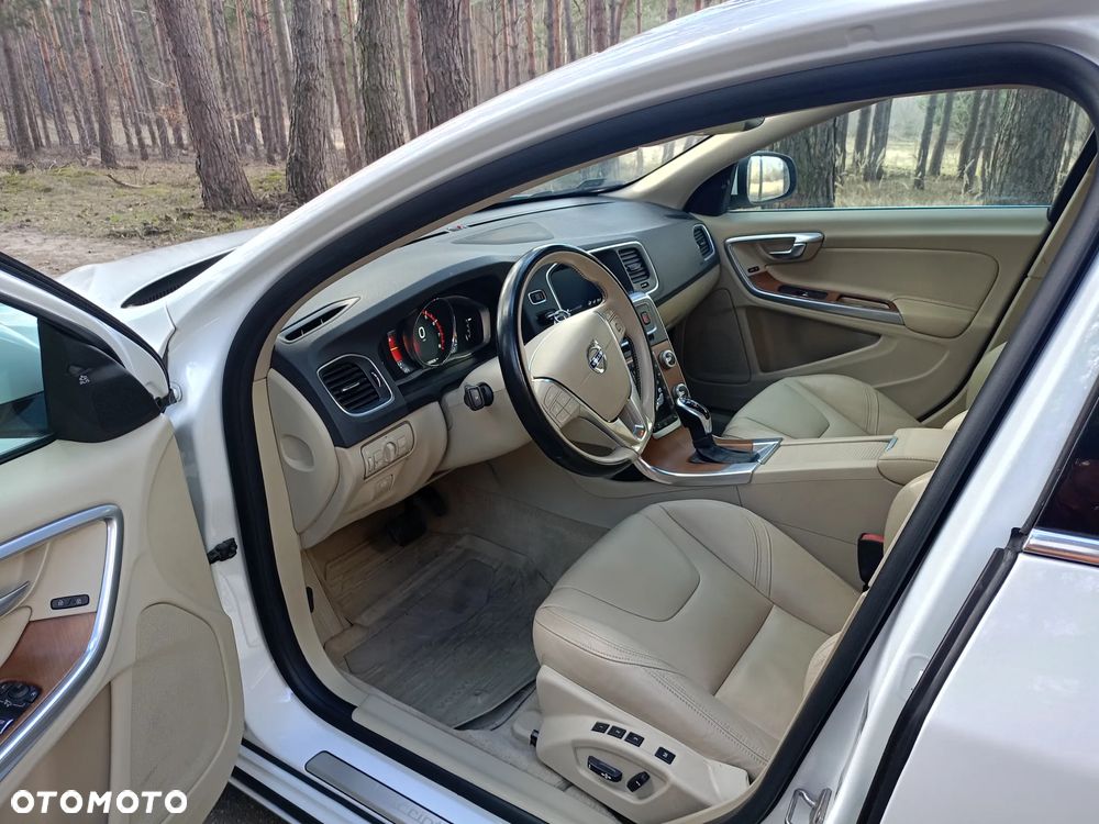 Volvo S60 T5 Drive-E Momentum - 9