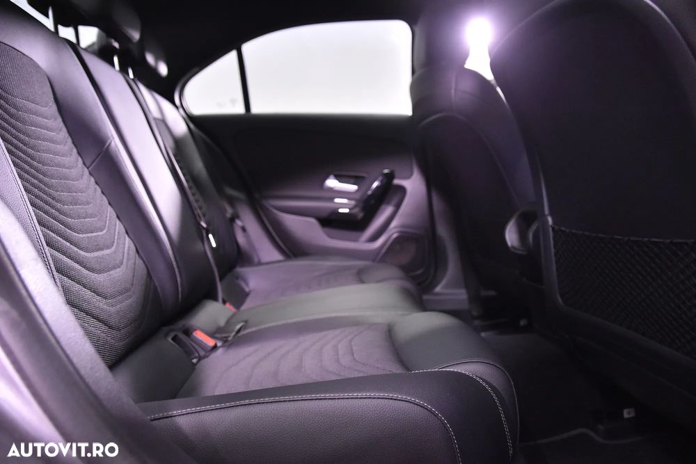 Mercedes-Benz A 200 7G-DCT - 12