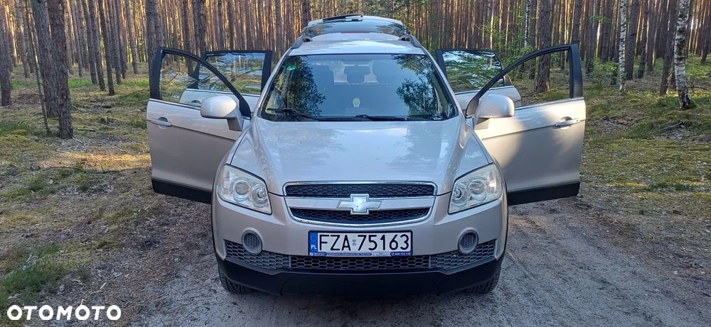 Chevrolet Captiva 2.4 LS 5os - 3